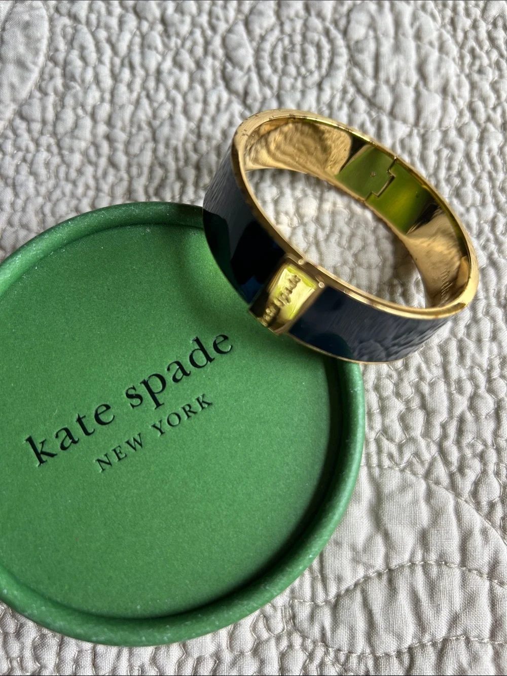 Kate Spade idiom black enamel and gold-tone hinged bangle. “Make Waves” - Picture 2 of 6